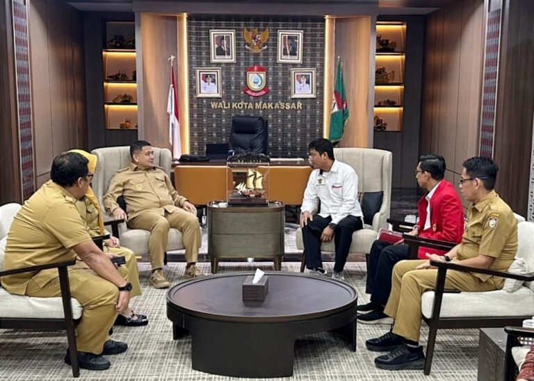 Pertemuan pejabat di kantor Wali Kota Makassar