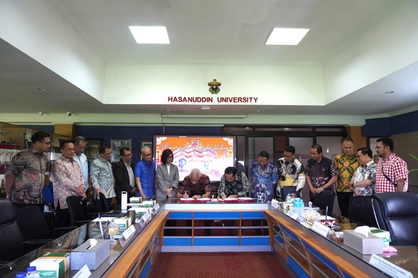 Penandatanganan kerja sama di Universitas Hasanuddin