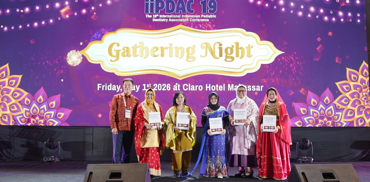 Award recipients on stage at IPDAC 19 event