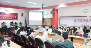 University seminar in conference room with students