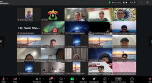 Virtual meeting grid with multiple participants on screen
