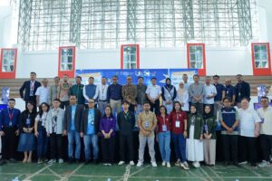 Foto bersama peserta acara kolaborasi perusahaan dan kampus