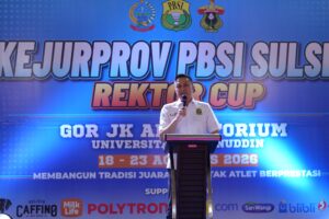 Pejabat PBSI berpidato pada Kejuaraan PBSI Sulsel