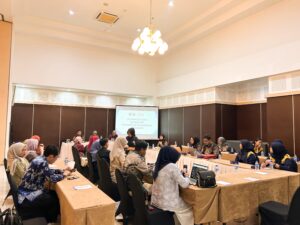 Rapat Satgas PPK di ruang pertemuan kampus