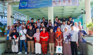 Group photo at sustainability conference event