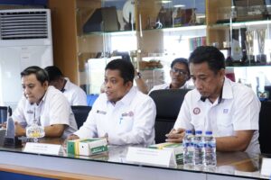 Rapat resmi manajemen perusahaan di ruang kantor