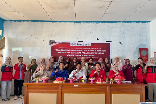 unhas latih umkm maros manfaatkan ai untuk pemasaran digital
