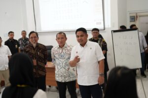 wamen p2mi perkuat kolaborasi dengan unhas untuk program smk go global (3)