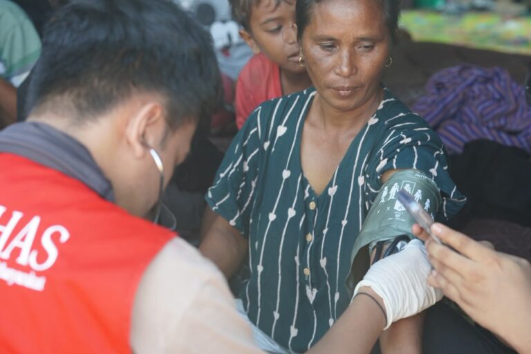 Layani 64 Warga dan 13 Anak, KKN-TB Unhas Perkuat Respons di Manggarai Timur