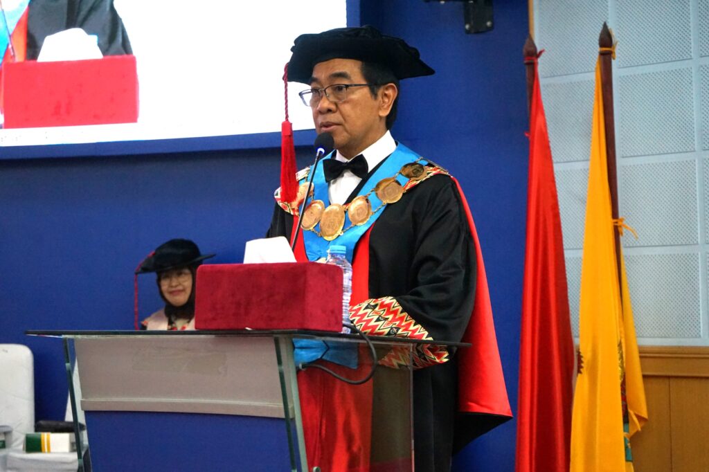 Unhas Kukuhkan Lima Guru Besar, Rektor: Dorong Produktivitas dan Publikasi Ilmiah
