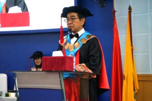 Unhas Kukuhkan Lima Guru Besar, Rektor: Dorong Produktivitas dan Publikasi Ilmiah