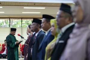 Lantik 110 Pejabat, Rektor Unhas Tekankan Kinerja dan Kolaborasi untuk Pejabat Baru