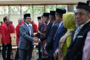 Lantik 110 Pejabat, Rektor Unhas Tekankan Kinerja dan Kolaborasi untuk Pejabat Baru