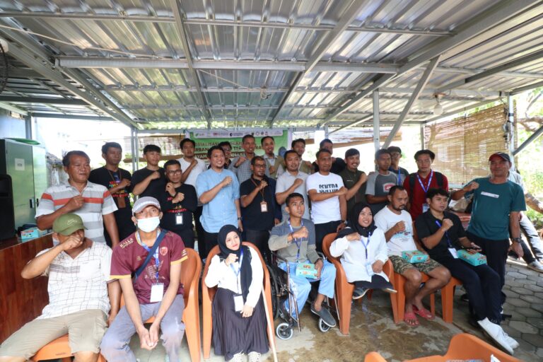 Manfaatkan Ayam Alope, Fapet Unhas Dorong Kemandirian Penyandang Disabilitas melalui Urban Farming
