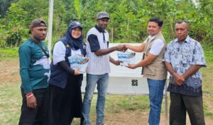 Tim Ekspedisi Patriot Unhas Perkenalkan Pengering Pala dan Alat Belajar Energi Surya di Fakfak Timur