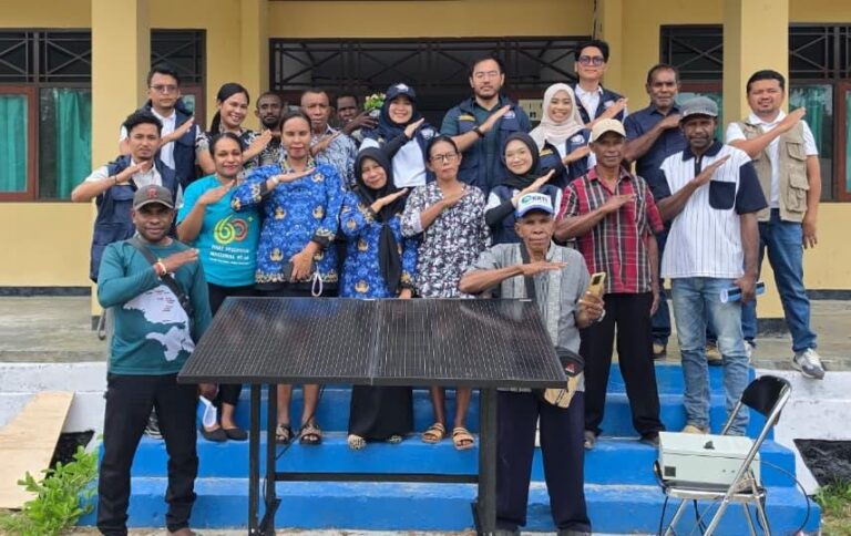 Tim Ekspedisi Patriot Unhas Perkenalkan Pengering Pala dan Alat Belajar Energi Surya di Fakfak Timur
