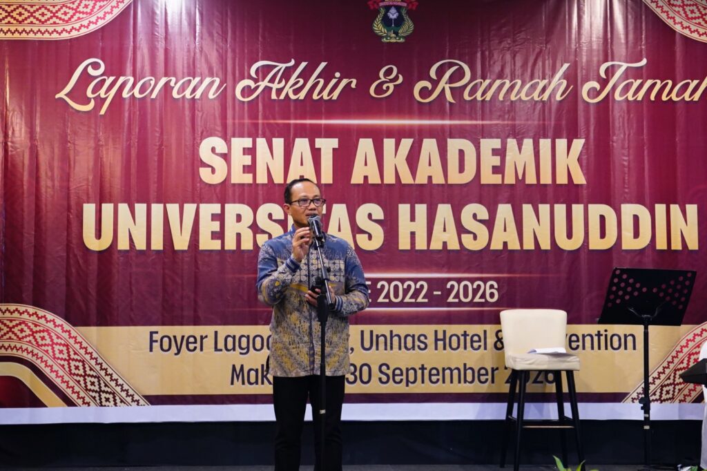 Pembicara di rapat Senat Akademik Universitas Hasanuddin