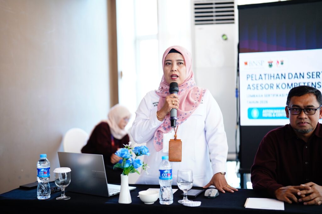 Pushing Graduates to Hold Competency Certificates, Unhas Professional Certification Body Holds Assessor Training