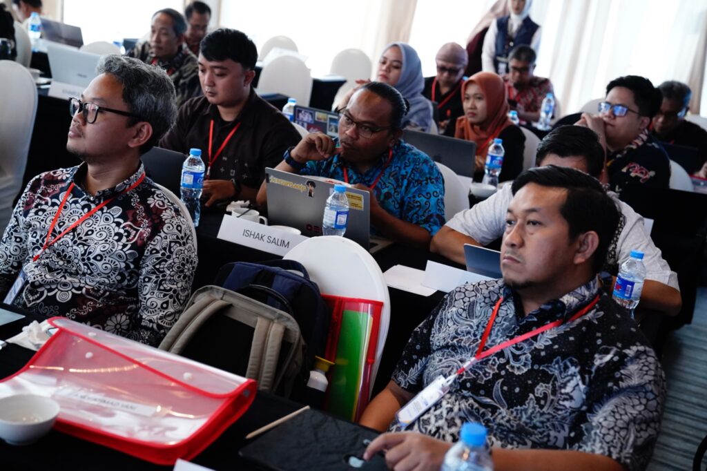 Pushing Graduates to Hold Competency Certificates, Unhas Professional Certification Body Holds Assessor Training