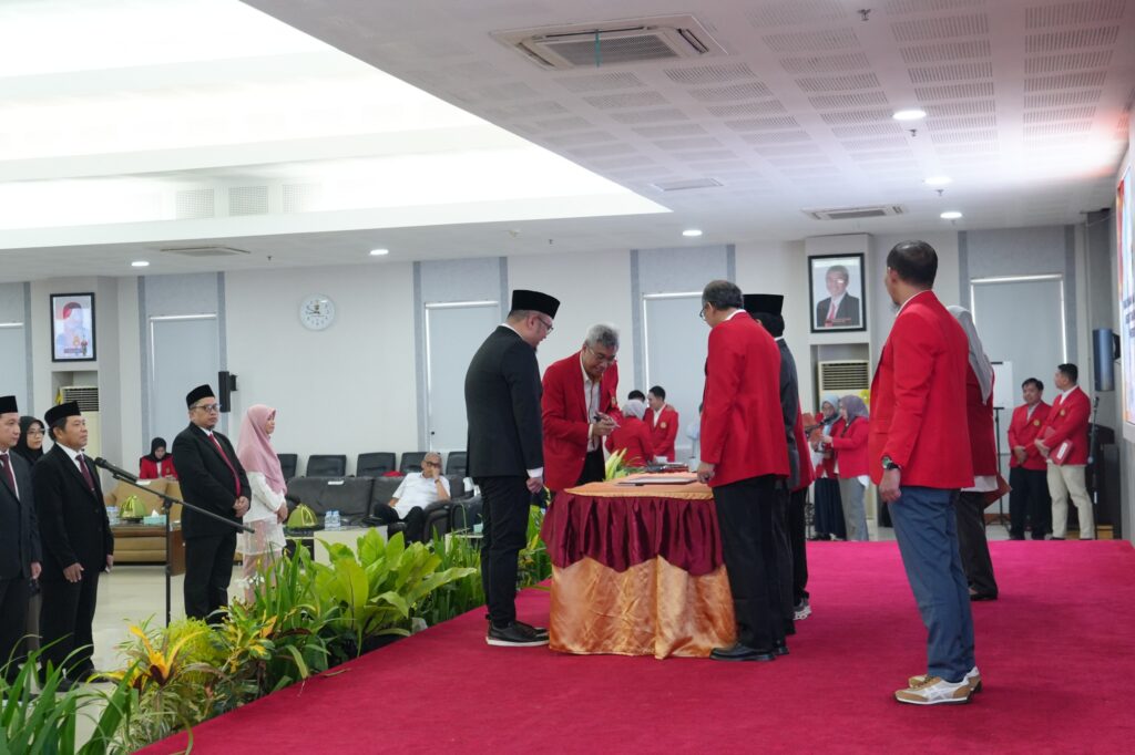Rektor Unhas Melantik Jajaran Pejabat Rumah Sakit, Tekankan Keberlanjutan Pelayanan