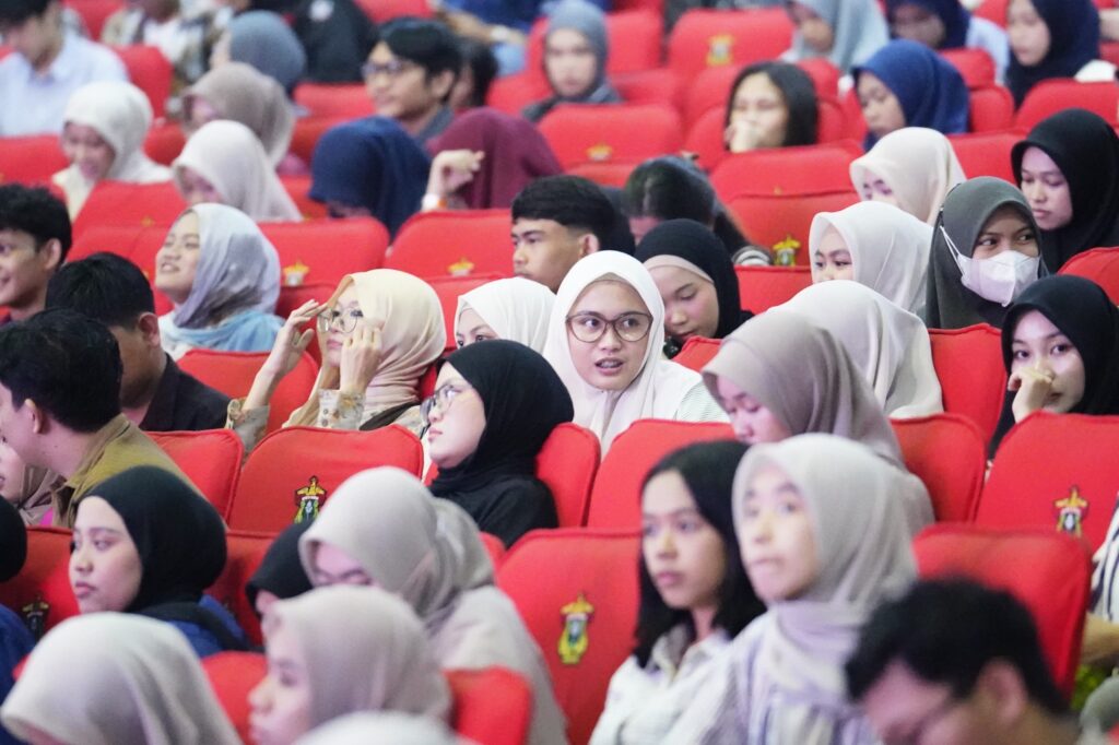 Rektor Unhas Dorong Mahasiswa Bangun Ketahanan Finansial