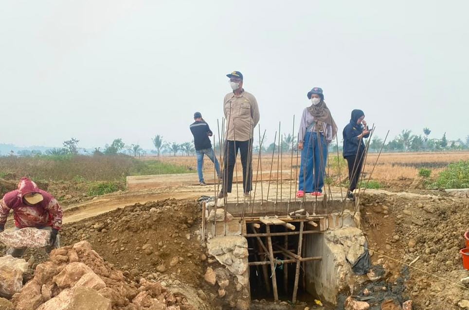 Tim Ekspedisi Patriot Unhas Tinjau Jalan untuk Dukung Produktivitas Warga Mahalona, Luwu Timur